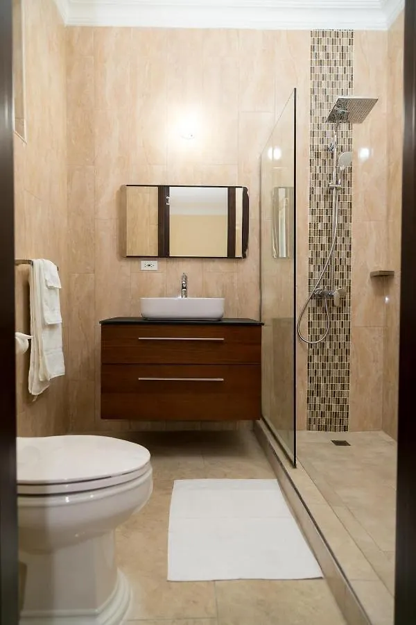 The Hamptons @ Fairway New Kingston Apartment