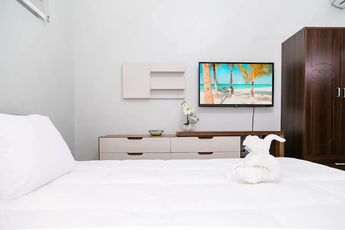 The Hamptons @ Fairway New Kingston Apartment